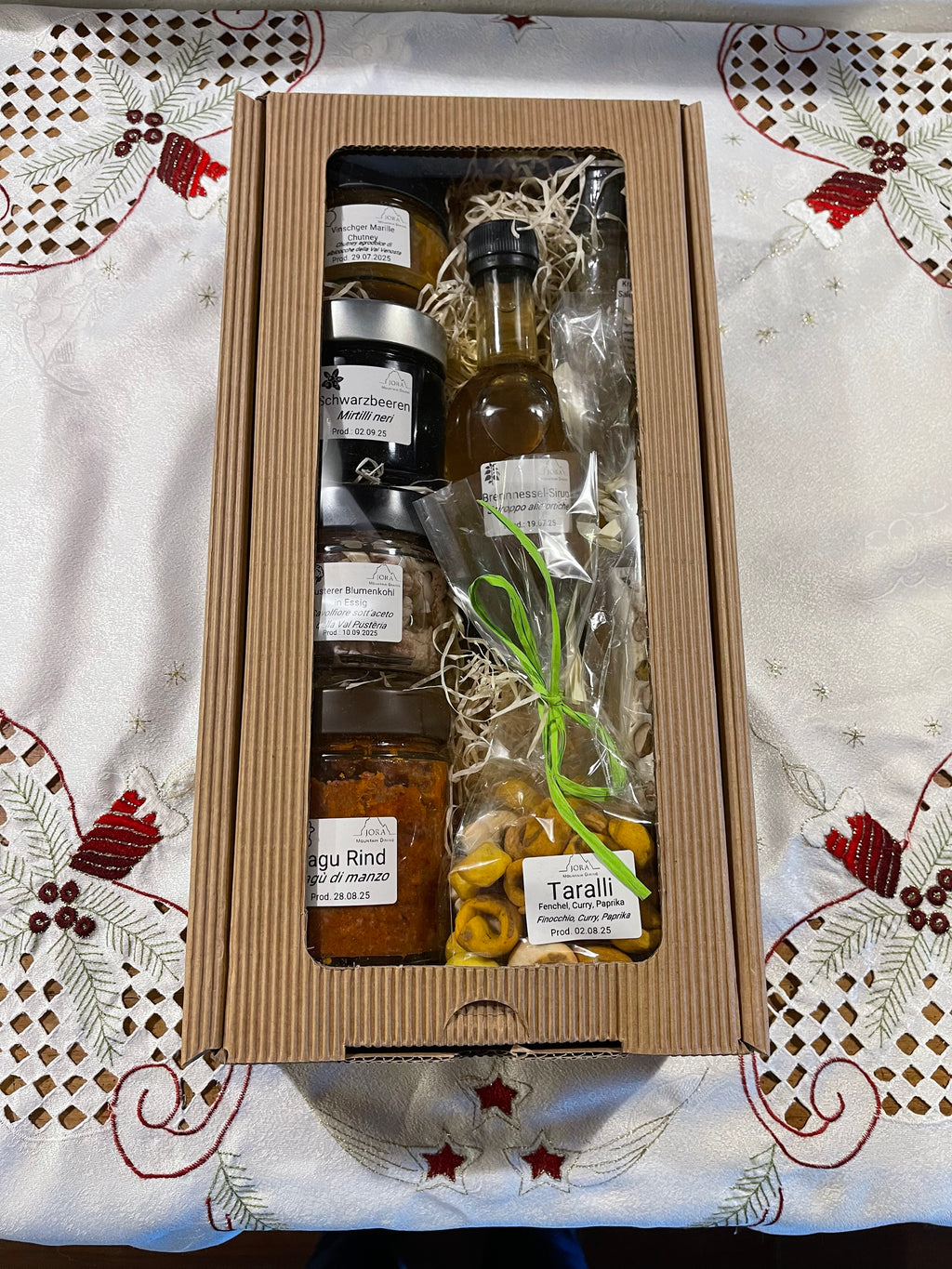 Jora's Dolomite Gourmet Box Medium