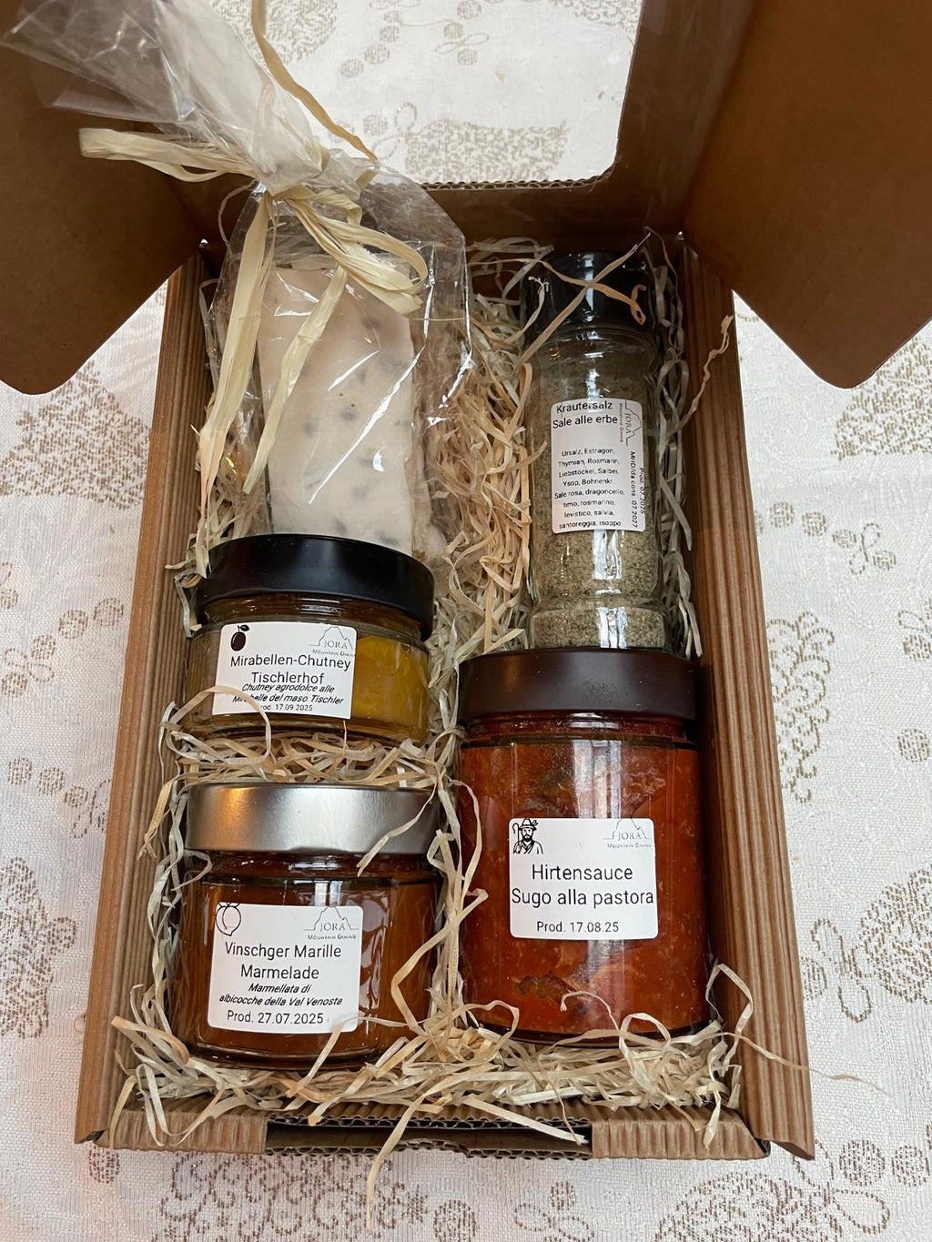 Jora's Dolomite Gourmet Box Starter